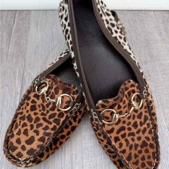 Gucci Brown Leopard Print ponyhair Flats with Gold horsebit - Picture 2 of 7